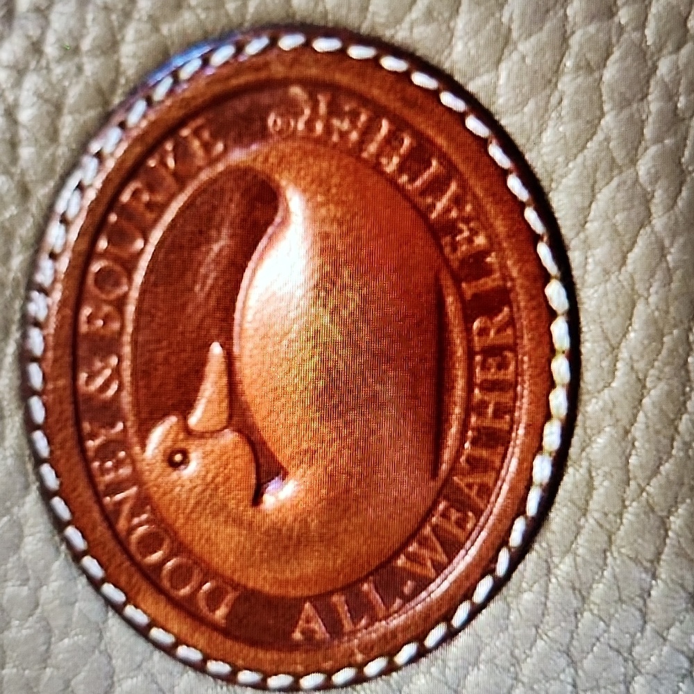 Elegant Brown Leather Dooney And Bourke Shoulder Bag - Picture 5 of 5